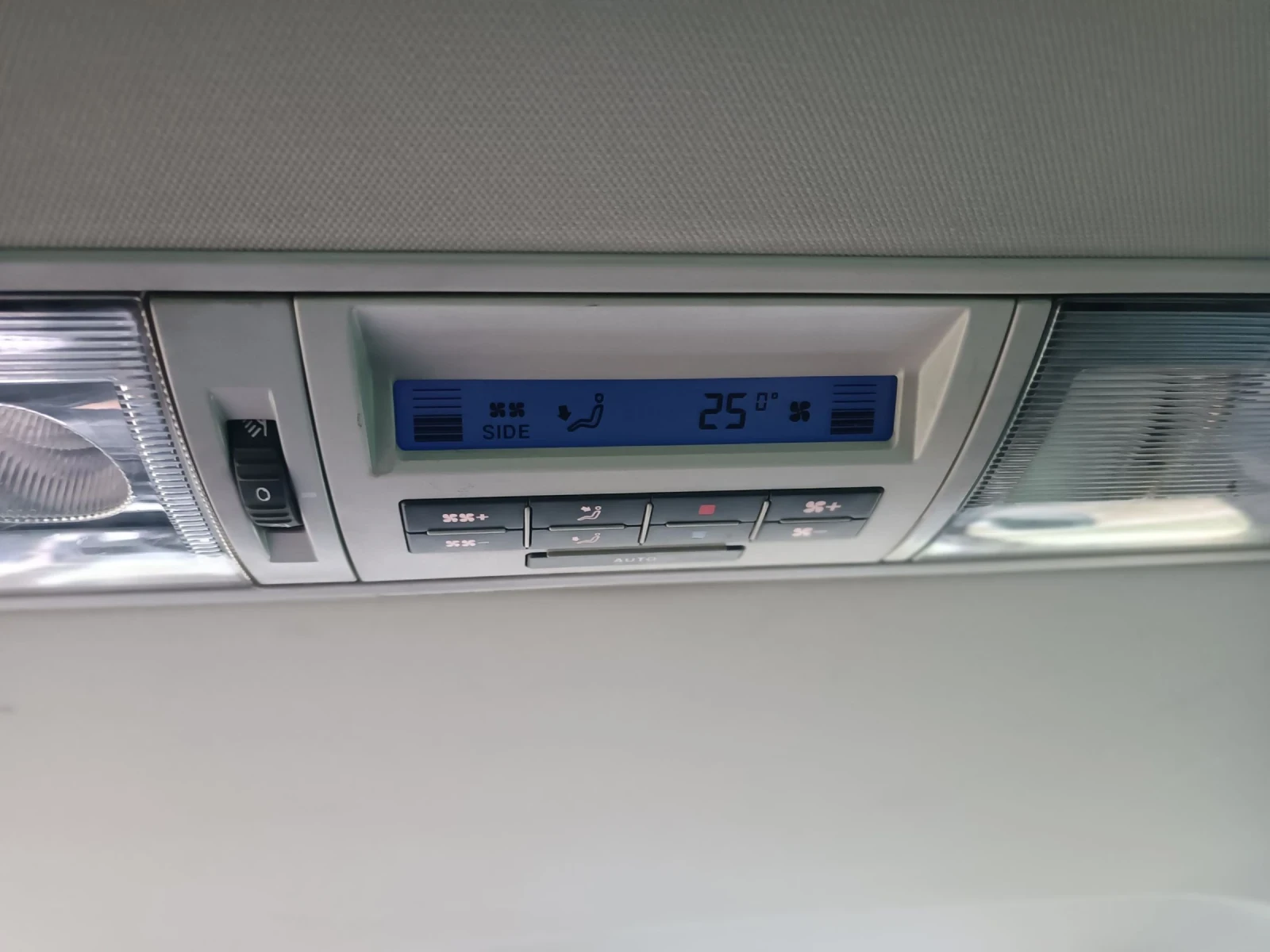 VW Multivan НОВ ВНОС , снимка 15 - Бусове и автобуси - 54057610