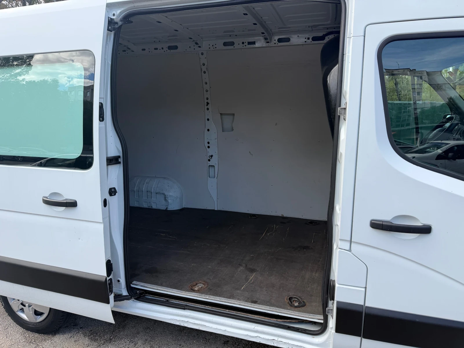 Renault Master 2.3DCI* L2H2, снимка 9 - Бусове и автобуси - 56220419
