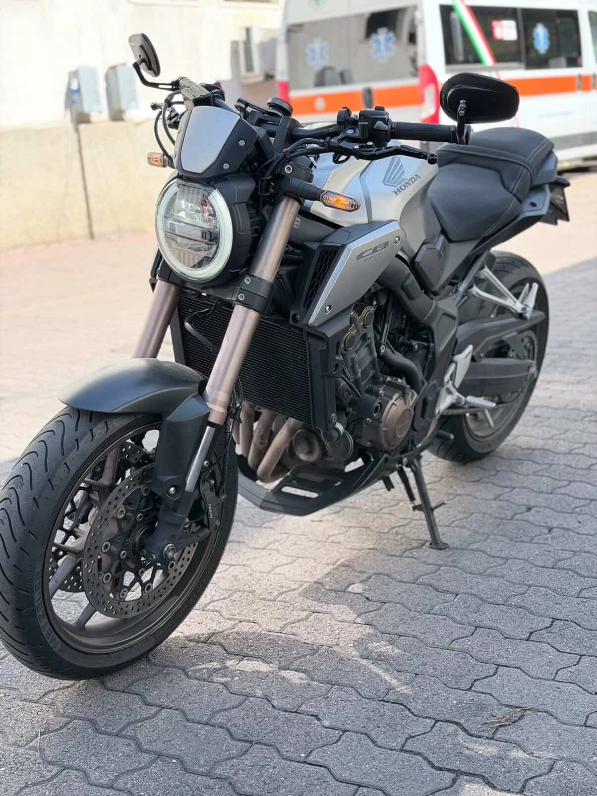 Honda Cb 650R ABS! 2 Броя!, снимка 8 - Мотоциклети и мототехника - 53804266