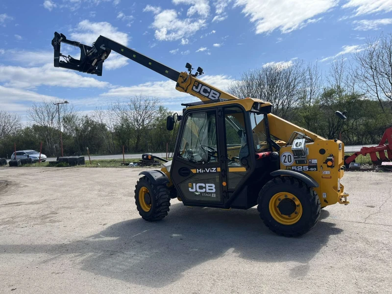 Телескопичен товарач JCB 525-60, снимка 2 - Селскостопанска техника - 49857686