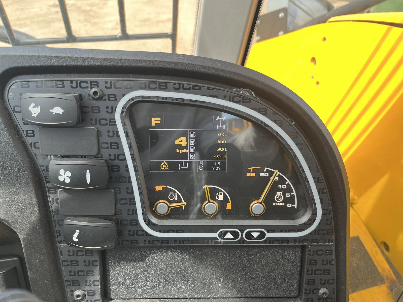   JCB 525-60 | Mobile.bg   13