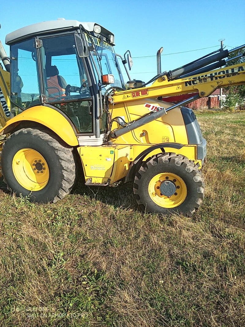 Багер New Holland b 110, снимка 2 - Индустриална техника - 48576918