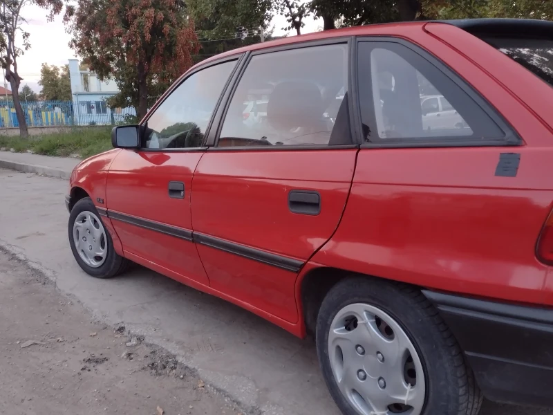 Opel Astra, снимка 2 - Автомобили и джипове - 47084195