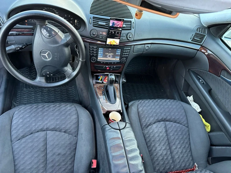 Mercedes-Benz E 320, снимка 9 - Автомобили и джипове - 47086580