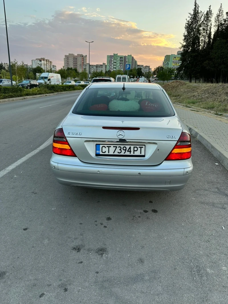 Mercedes-Benz E 320, снимка 7 - Автомобили и джипове - 47086580