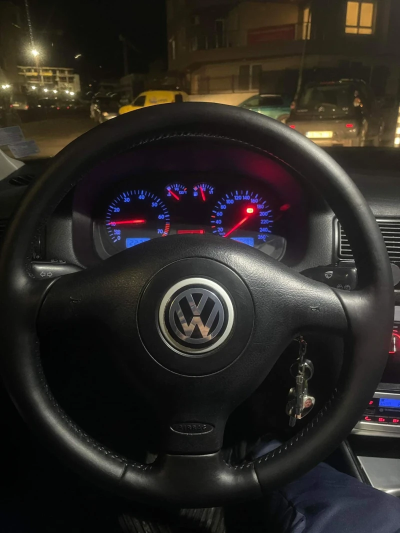 VW Golf, снимка 6 - Автомобили и джипове - 47298366