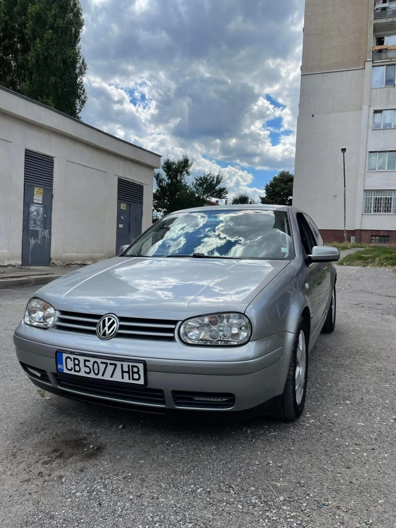 VW Golf, снимка 1 - Автомобили и джипове - 47298366