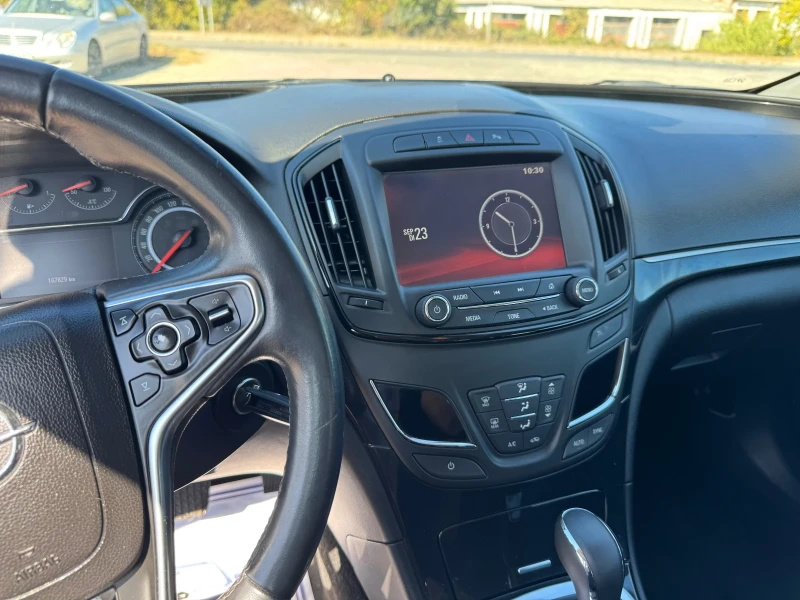 Opel Insignia SPORTS TOURER SW, снимка 11 - Автомобили и джипове - 52489520