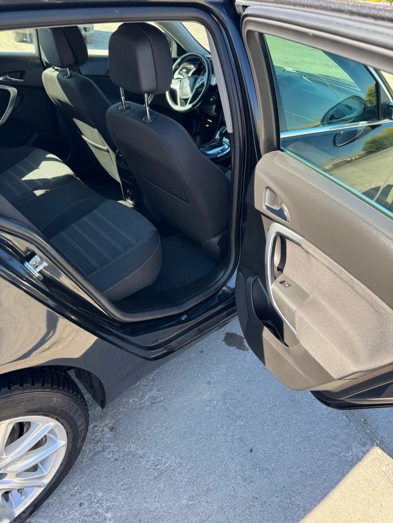 Opel Insignia SPORTS TOURER SW, снимка 7 - Автомобили и джипове - 52489520