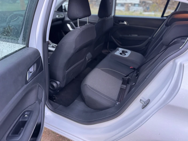 Peugeot 308 1.5HDI-EAT8-131-NAVI-EURO6, снимка 11 - Автомобили и джипове - 52567521