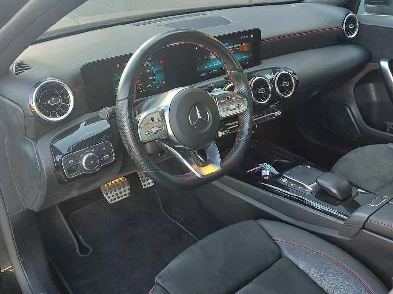Mercedes-Benz A 180 Diesel AMG Line, снимка 3 - Автомобили и джипове - 56069461