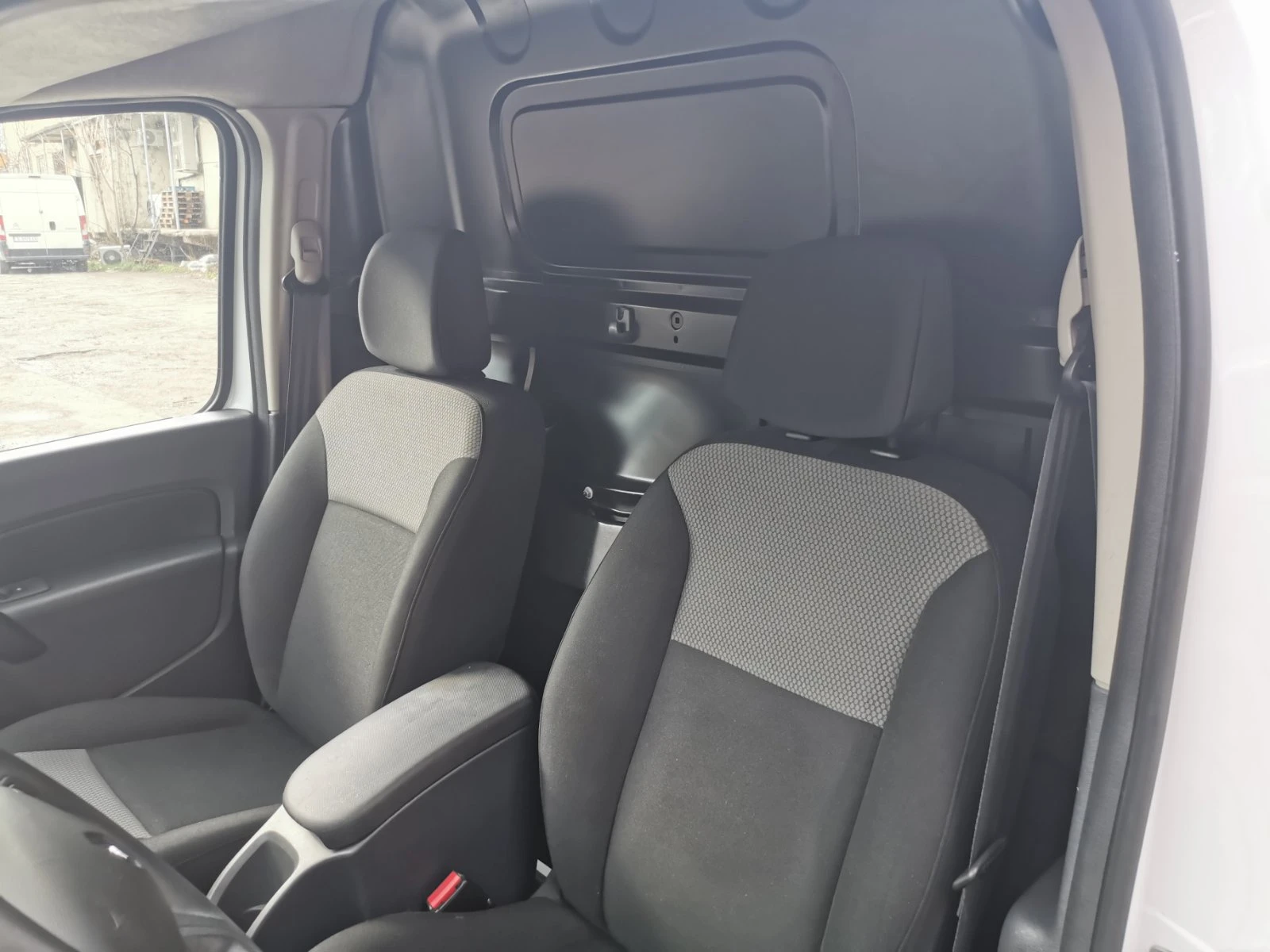 Renault Kangoo 1.5dCi, GPS, снимка 16 - Автомобили и джипове - 52081422