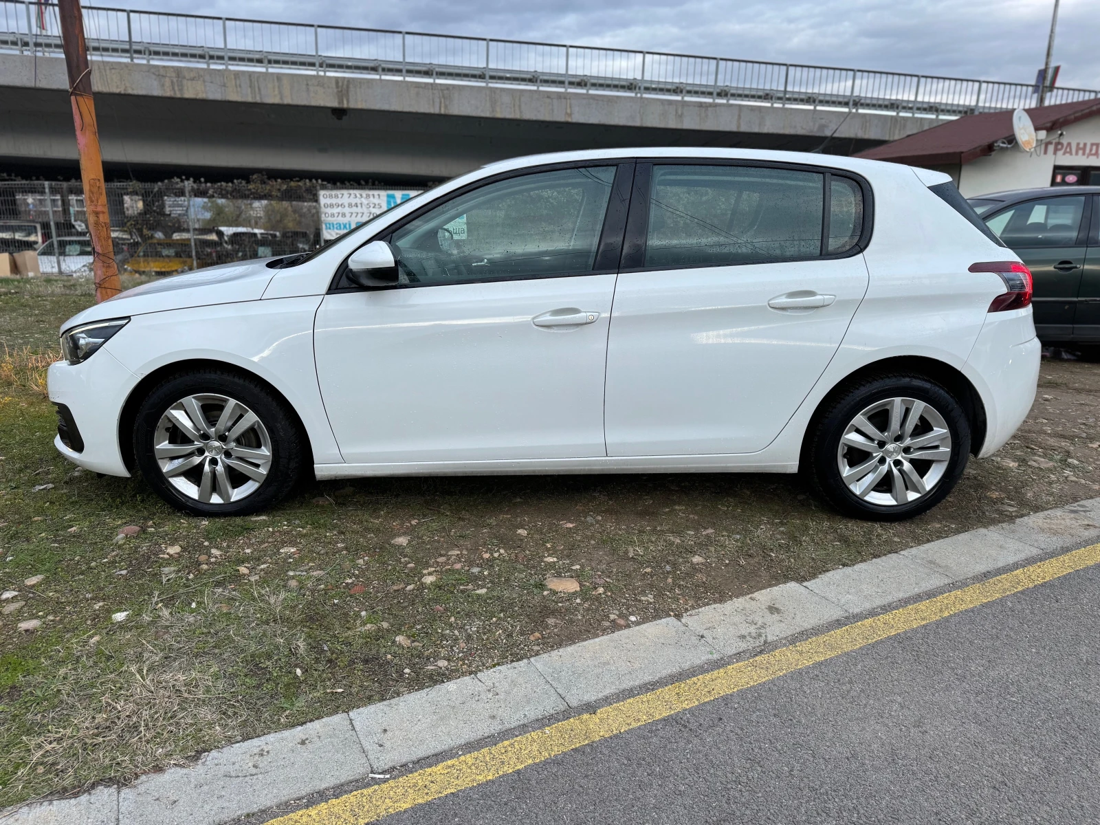 Peugeot 308 1.5HDI-EAT8-131-NAVI-EURO6 - изображение 8