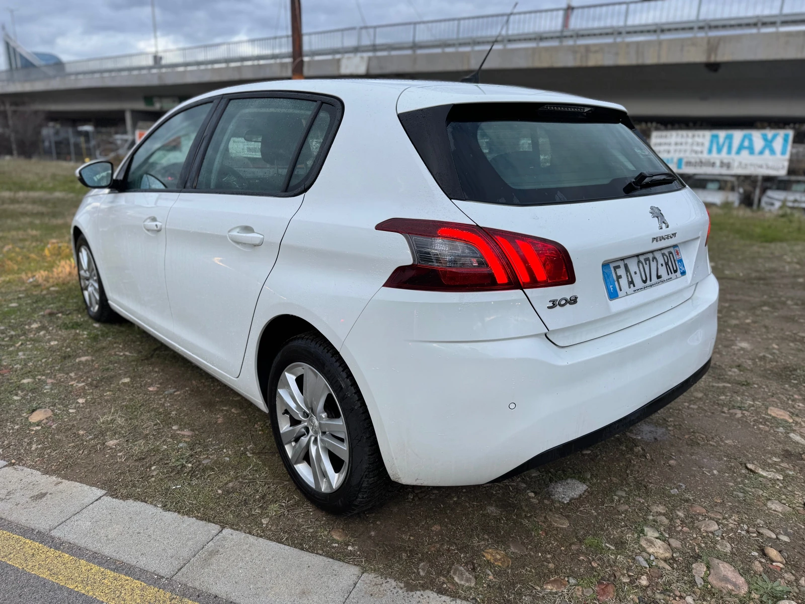 Peugeot 308 1.5HDI-EAT8-131-NAVI-EURO6 - изображение 7