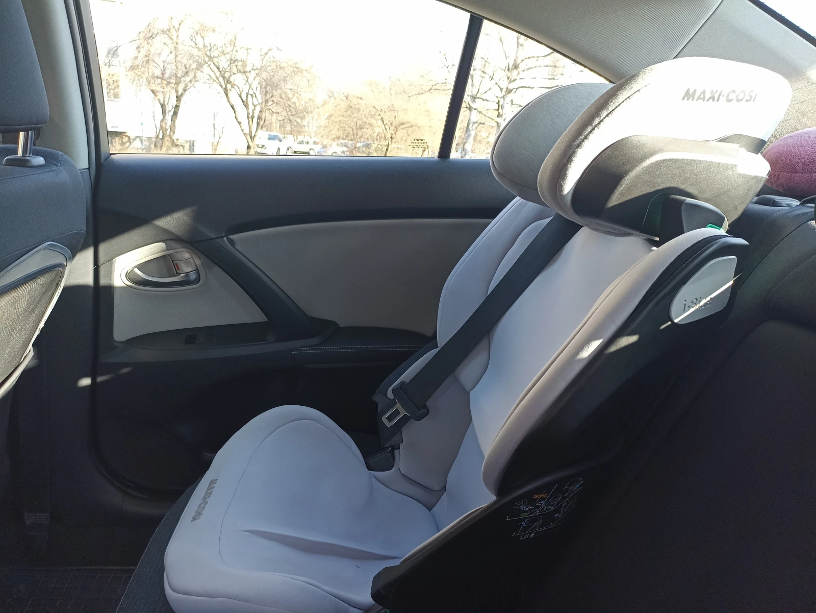 Toyota Avensis VVTi Executive, снимка 17 - Автомобили и джипове - 53866724