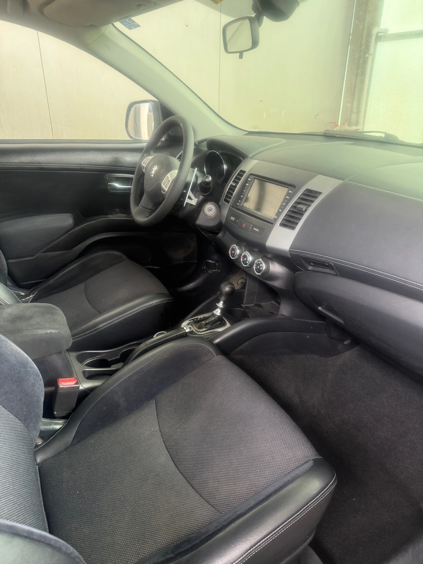 Peugeot 4007 2.2hdi с включена регистрация, снимка 12 - Автомобили и джипове - 53897089