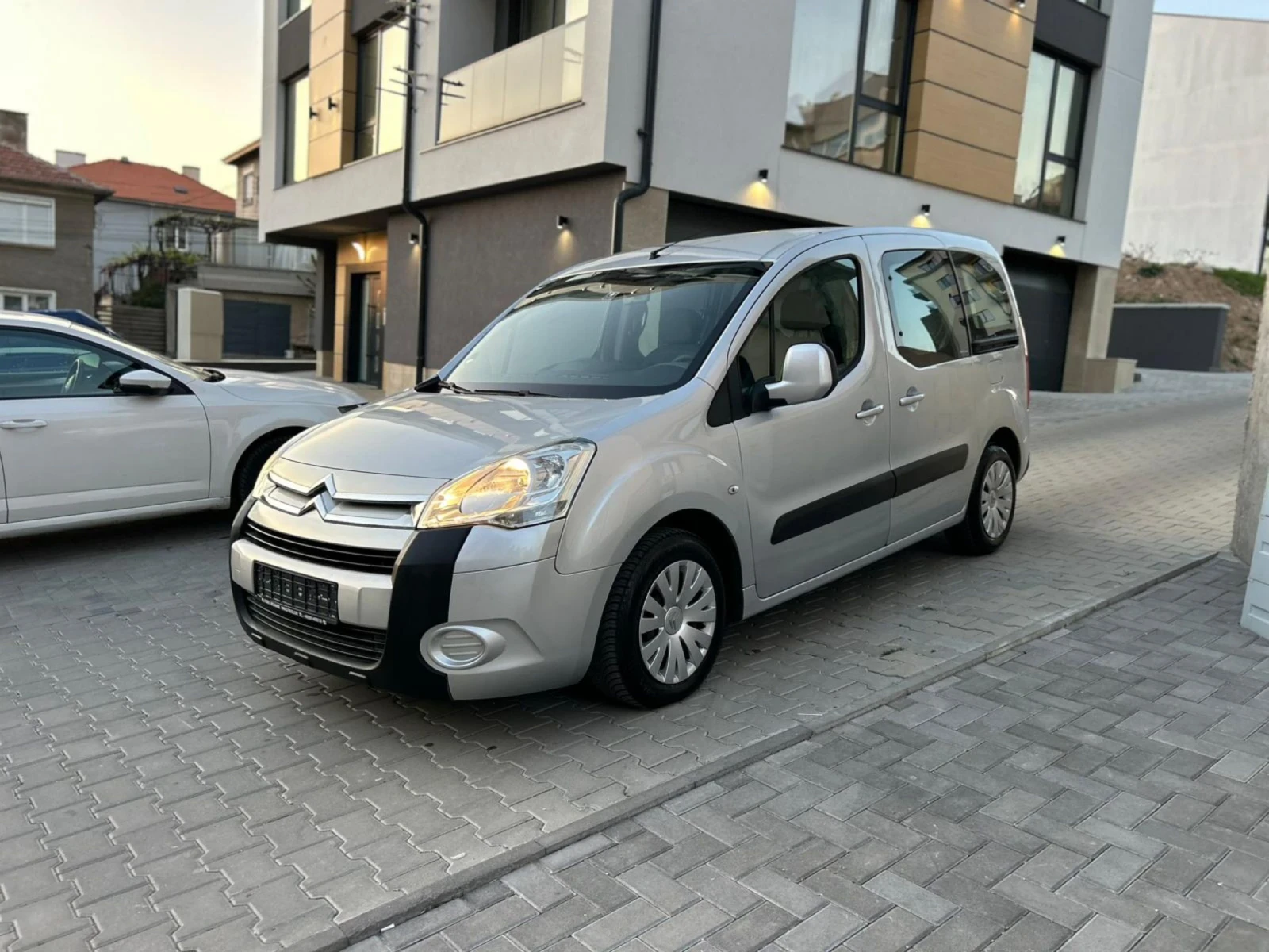 Citroen Berlingo 1.6HDI, снимка 3 - Автомобили и джипове - 54284920