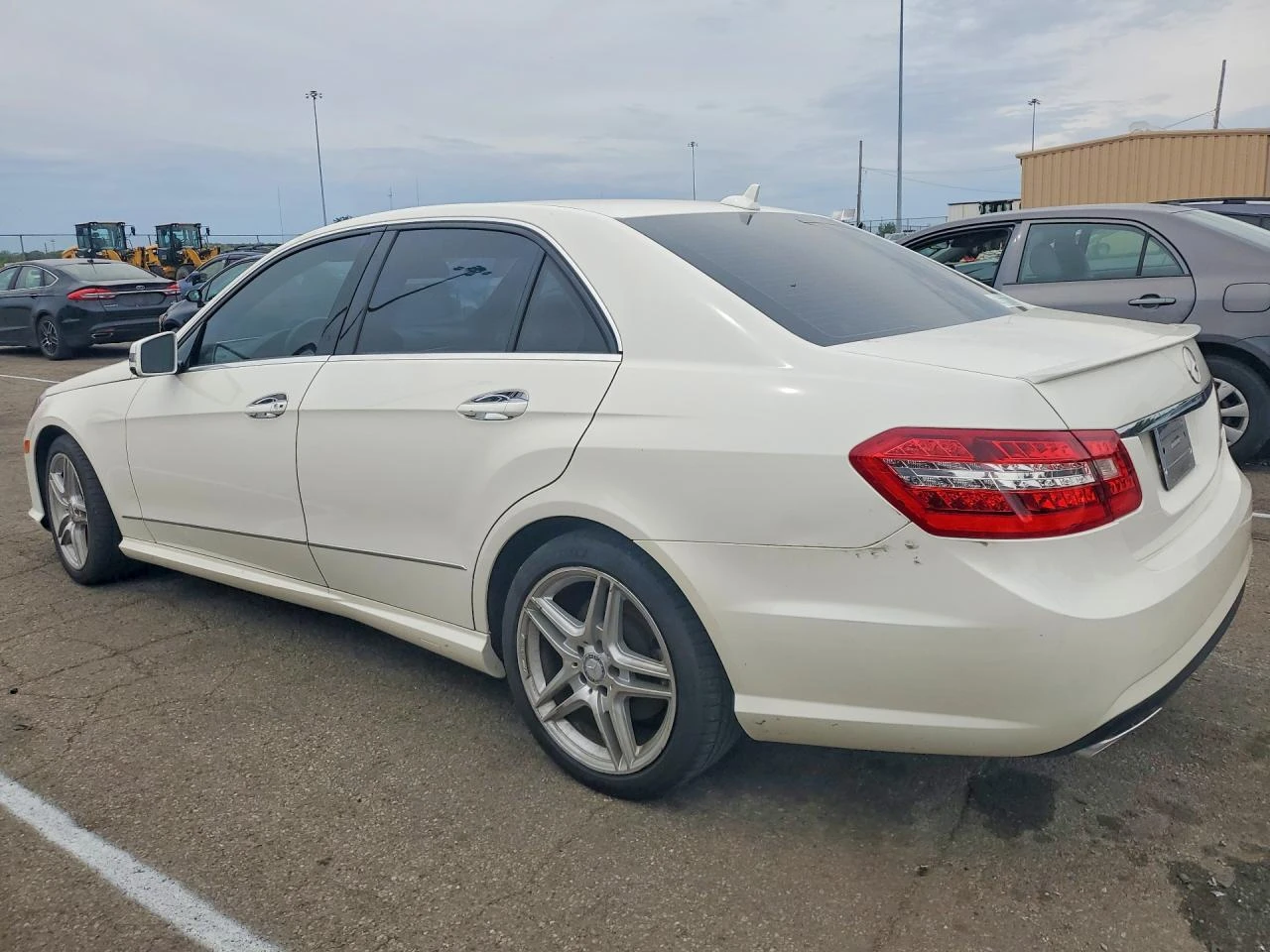 Mercedes-Benz E 500 AMG* 4MATIC* Harman Kardon* Обдухване* Масаж, снимка 6 - Автомобили и джипове - 54448677