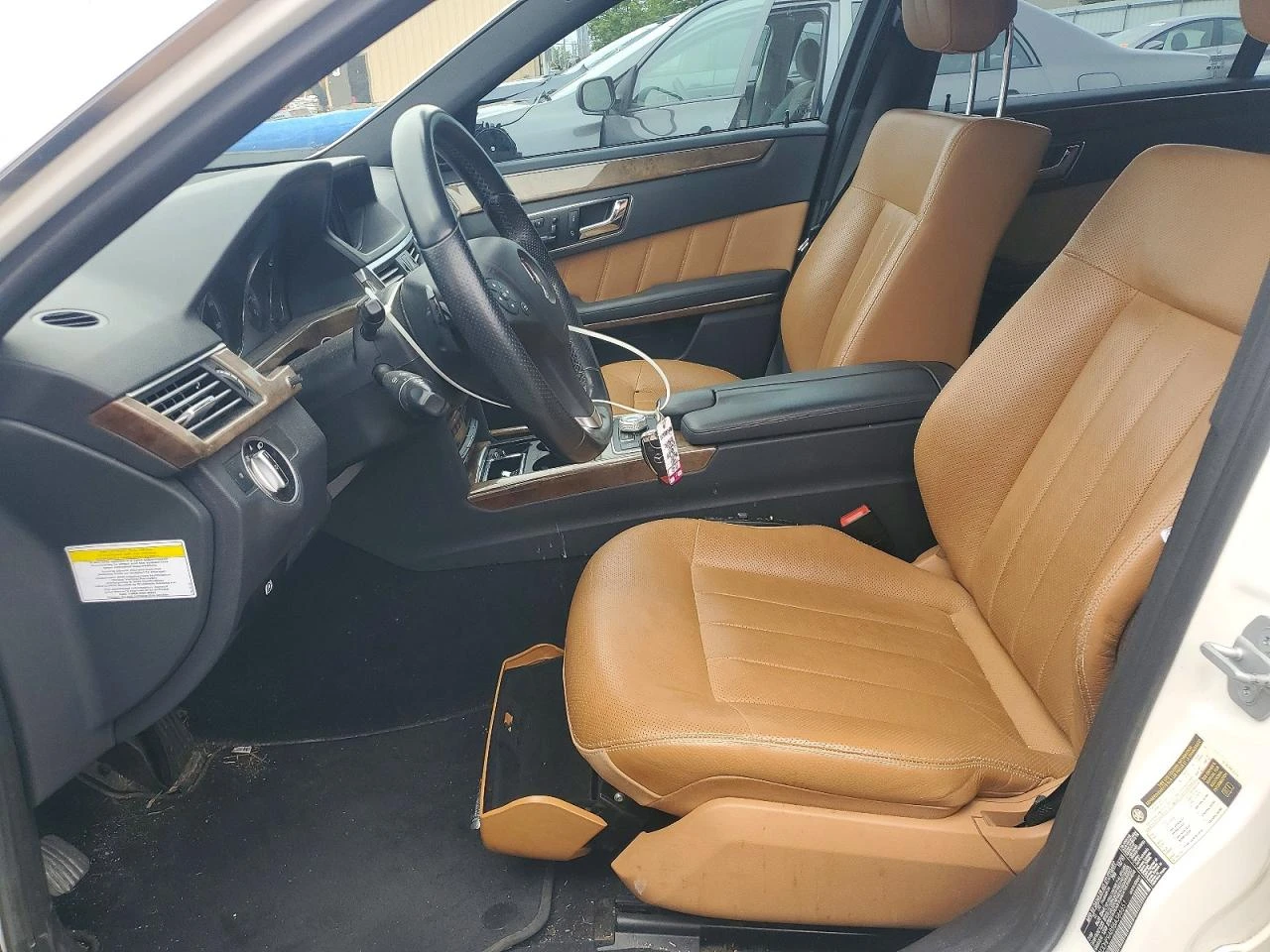 Mercedes-Benz E 500 AMG* 4MATIC* Harman Kardon* Обдухване* Масаж, снимка 8 - Автомобили и джипове - 54448677