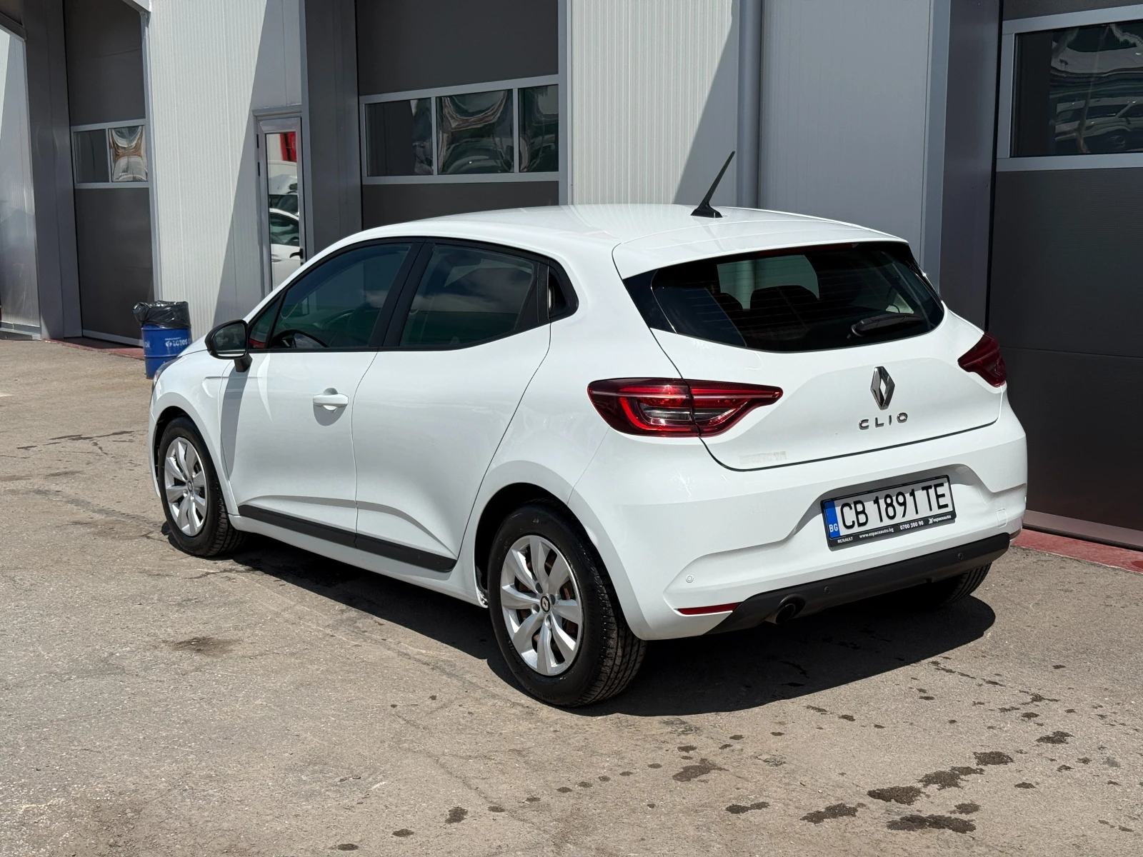 Renault Clio Фабрична Гаранция Върнат от лизинг. Фабрична газ, снимка 3 - Автомобили и джипове - 54701964