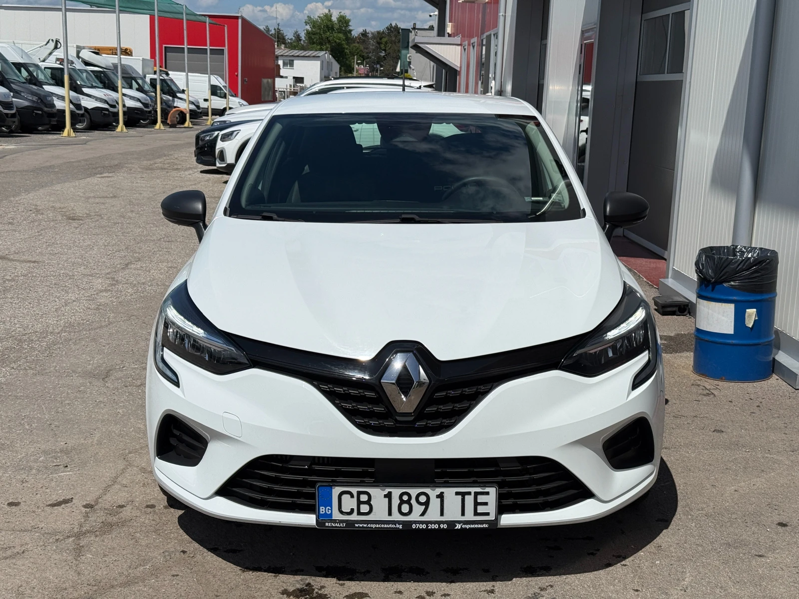 Renault Clio Фабрична Гаранция Върнат от лизинг. Фабрична газ, снимка 8 - Автомобили и джипове - 54701964