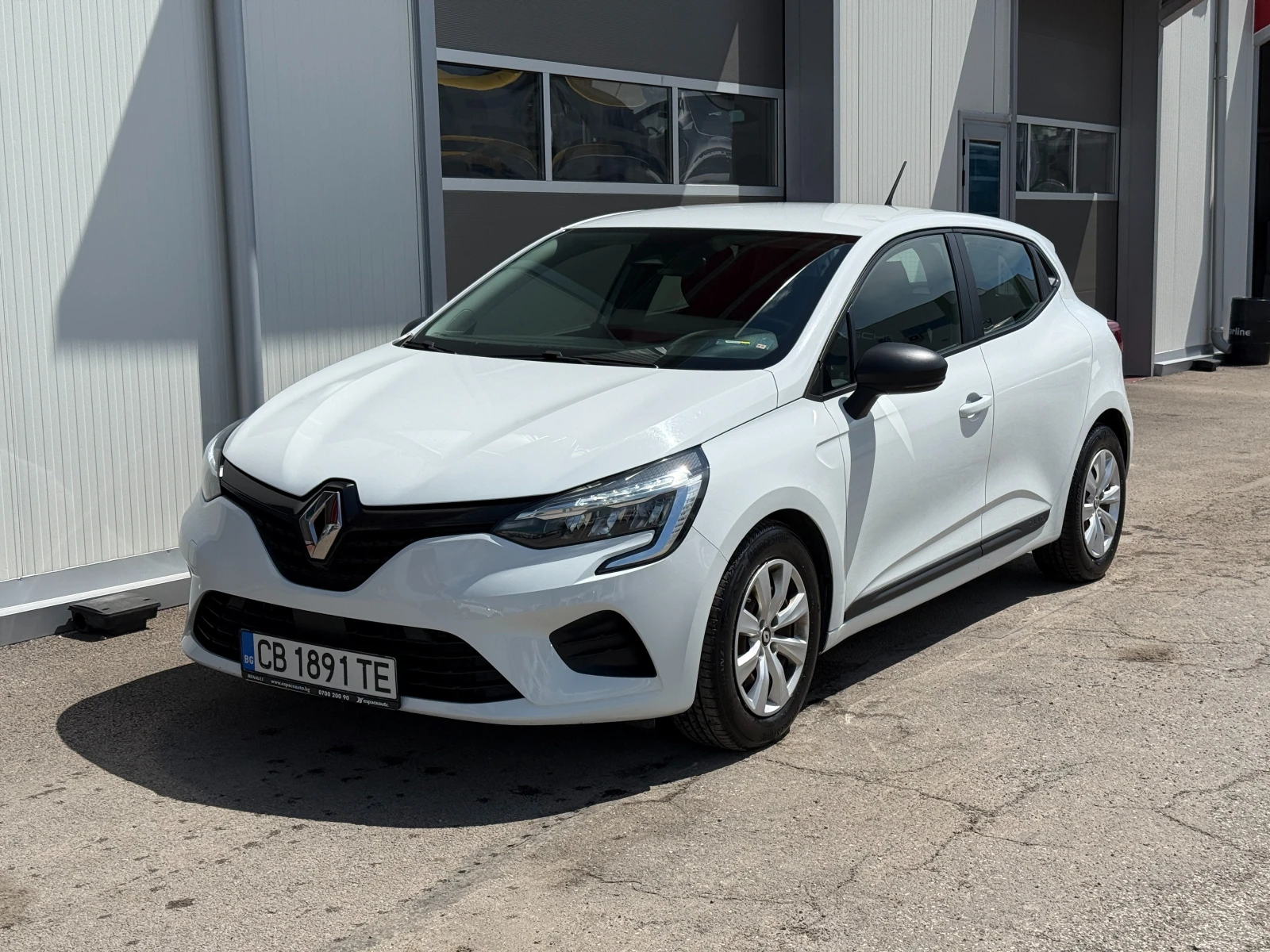 Renault Clio Фабрична Гаранция Върнат от лизинг. Фабрична газ