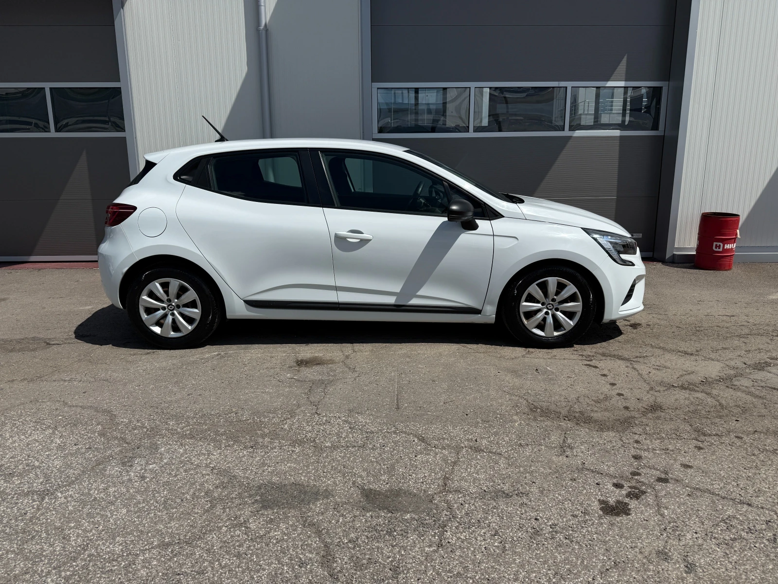 Renault Clio Фабрична Гаранция Върнат от лизинг. Фабрична газ, снимка 6 - Автомобили и джипове - 54701964