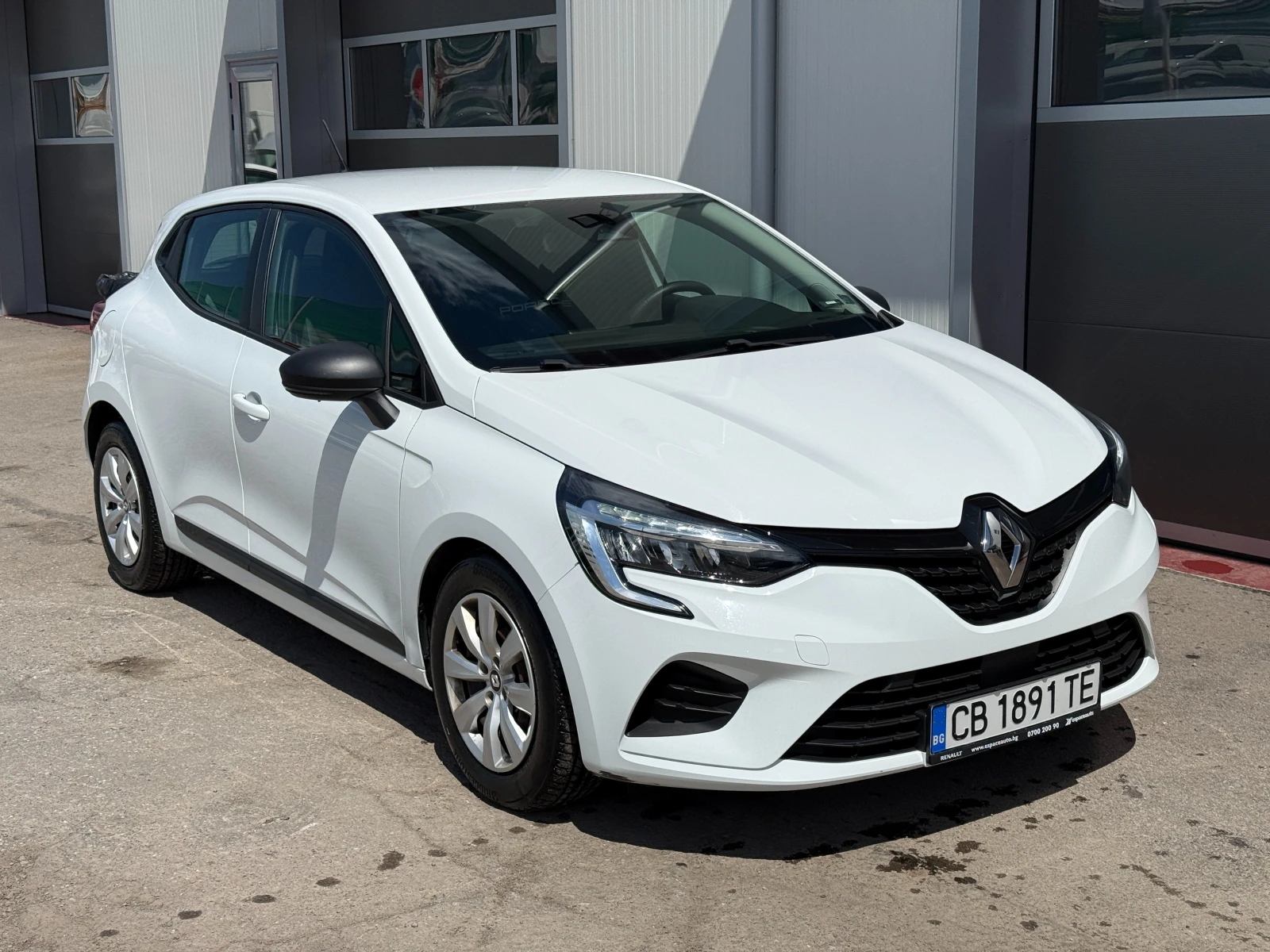 Renault Clio Фабрична Гаранция Върнат от лизинг. Фабрична газ, снимка 7 - Автомобили и джипове - 54701964