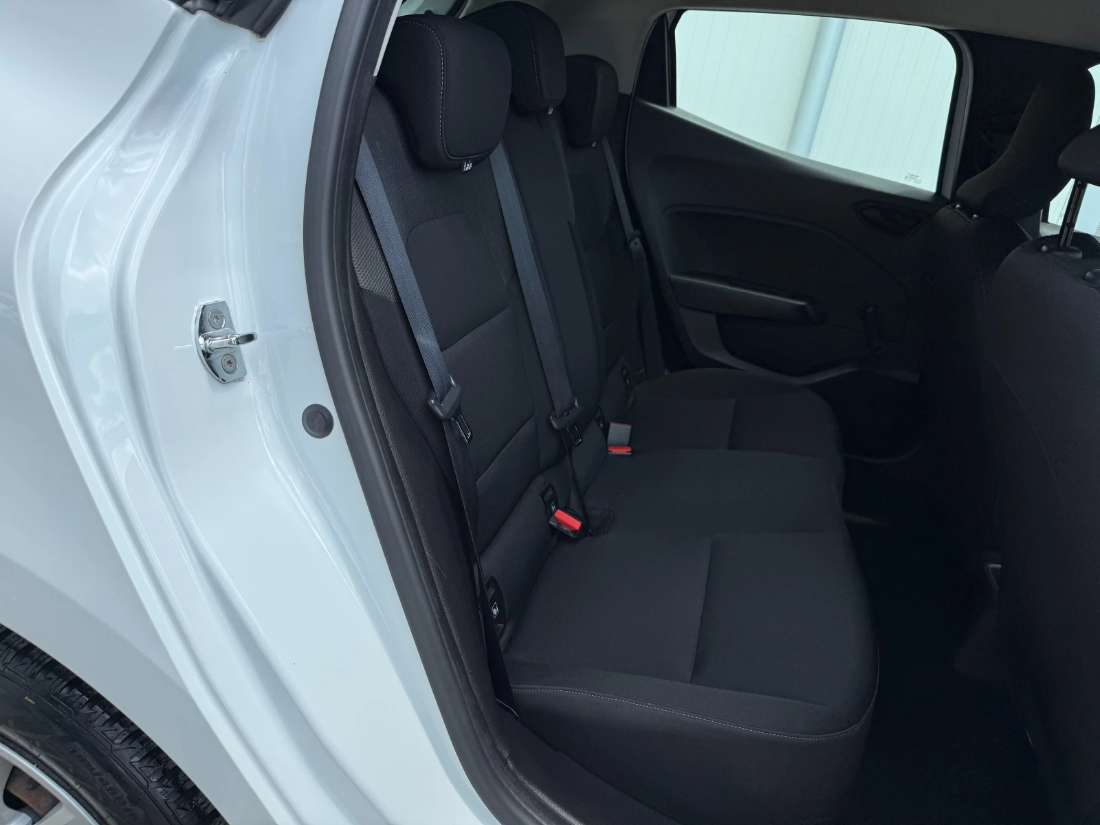 Renault Clio Фабрична Гаранция Върнат от лизинг. Фабрична газ, снимка 13 - Автомобили и джипове - 54701964