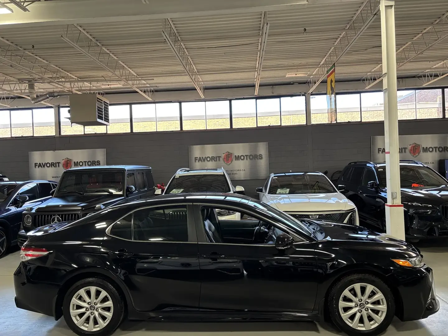Toyota Camry SE, снимка 3 - Автомобили и джипове - 54835303