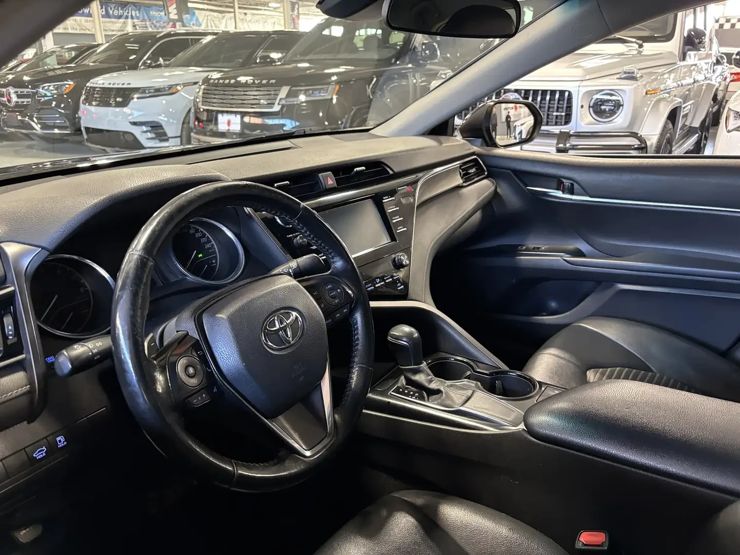 Toyota Camry SE, снимка 11 - Автомобили и джипове - 54835303