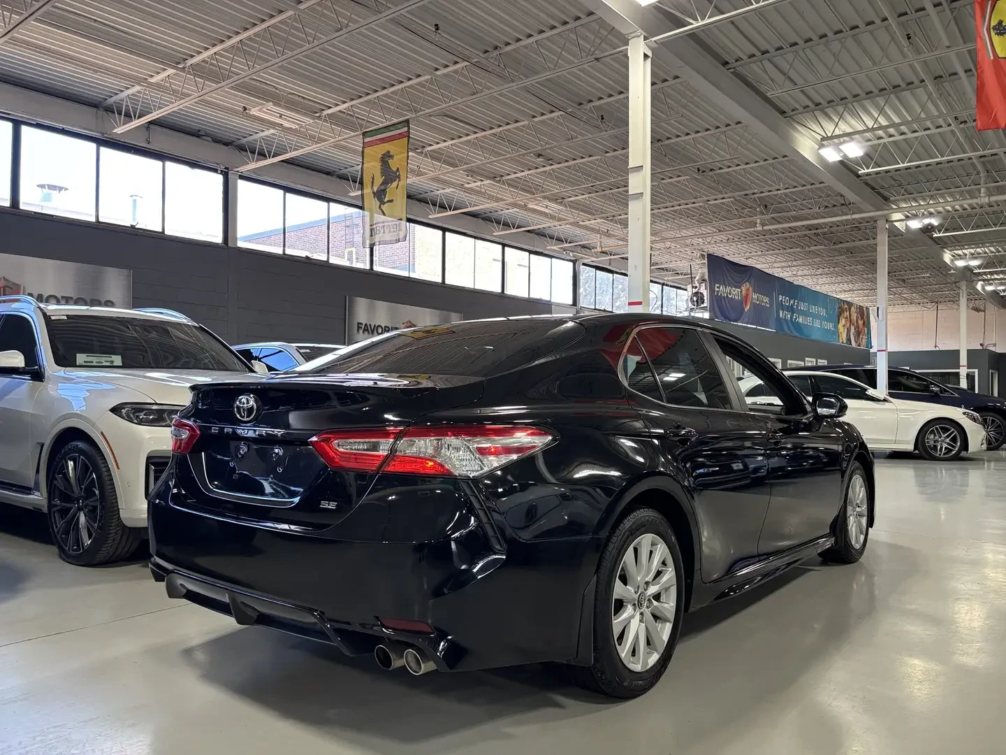 Toyota Camry SE, снимка 4 - Автомобили и джипове - 54835303