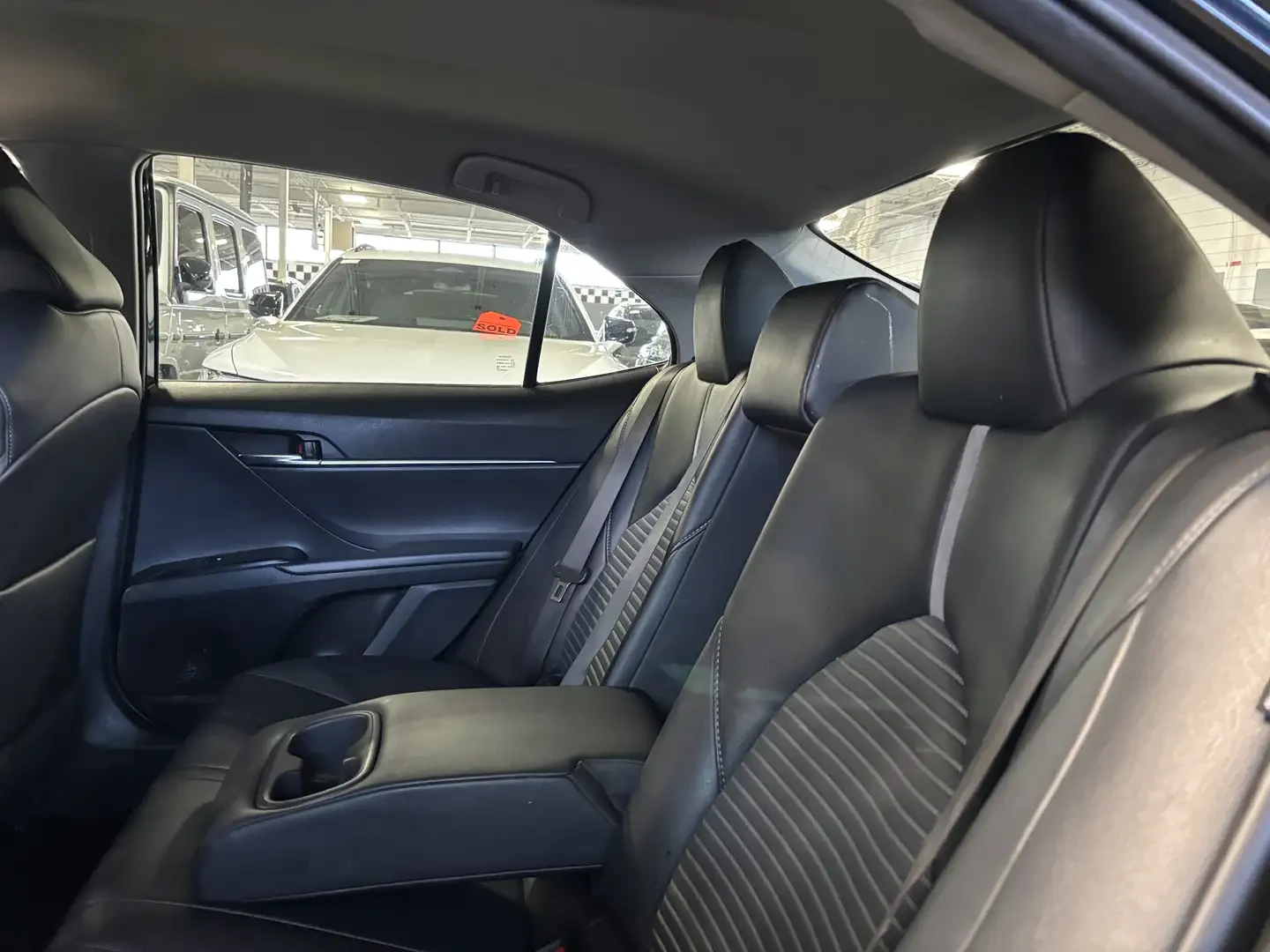 Toyota Camry SE, снимка 7 - Автомобили и джипове - 54835303