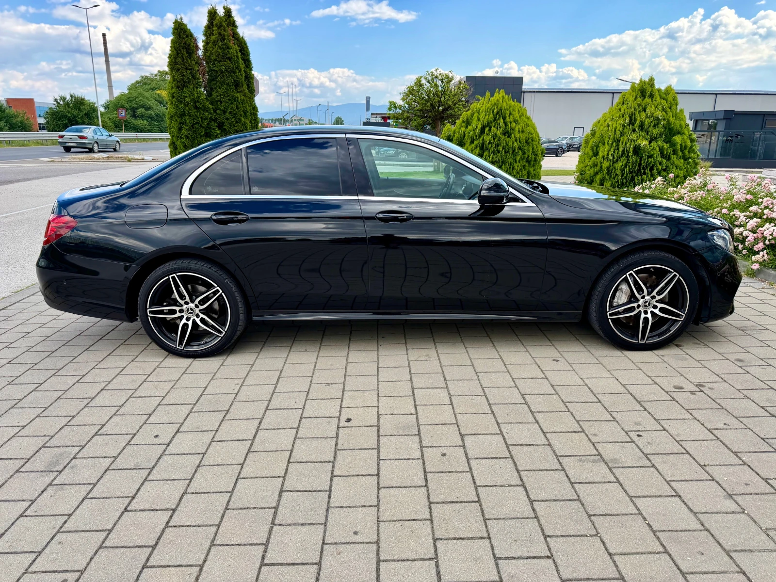 Mercedes-Benz E 350 AMG-PLUG-IN-BURMASTER-КАМЕРA-WIDESCREEN-ПОДГРЕВ, снимка 4 - Автомобили и джипове - 54977489