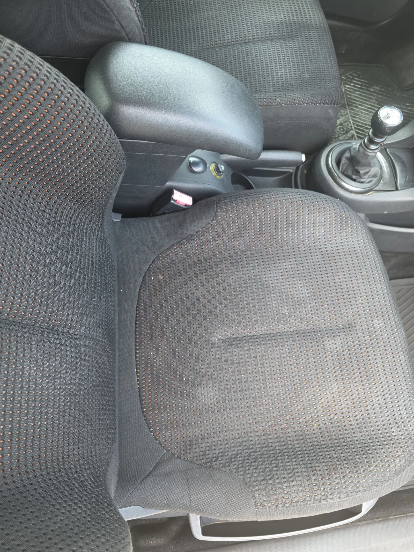 Citroen C4 2.0D  136ps, снимка 12 - Автомобили и джипове - 55012831