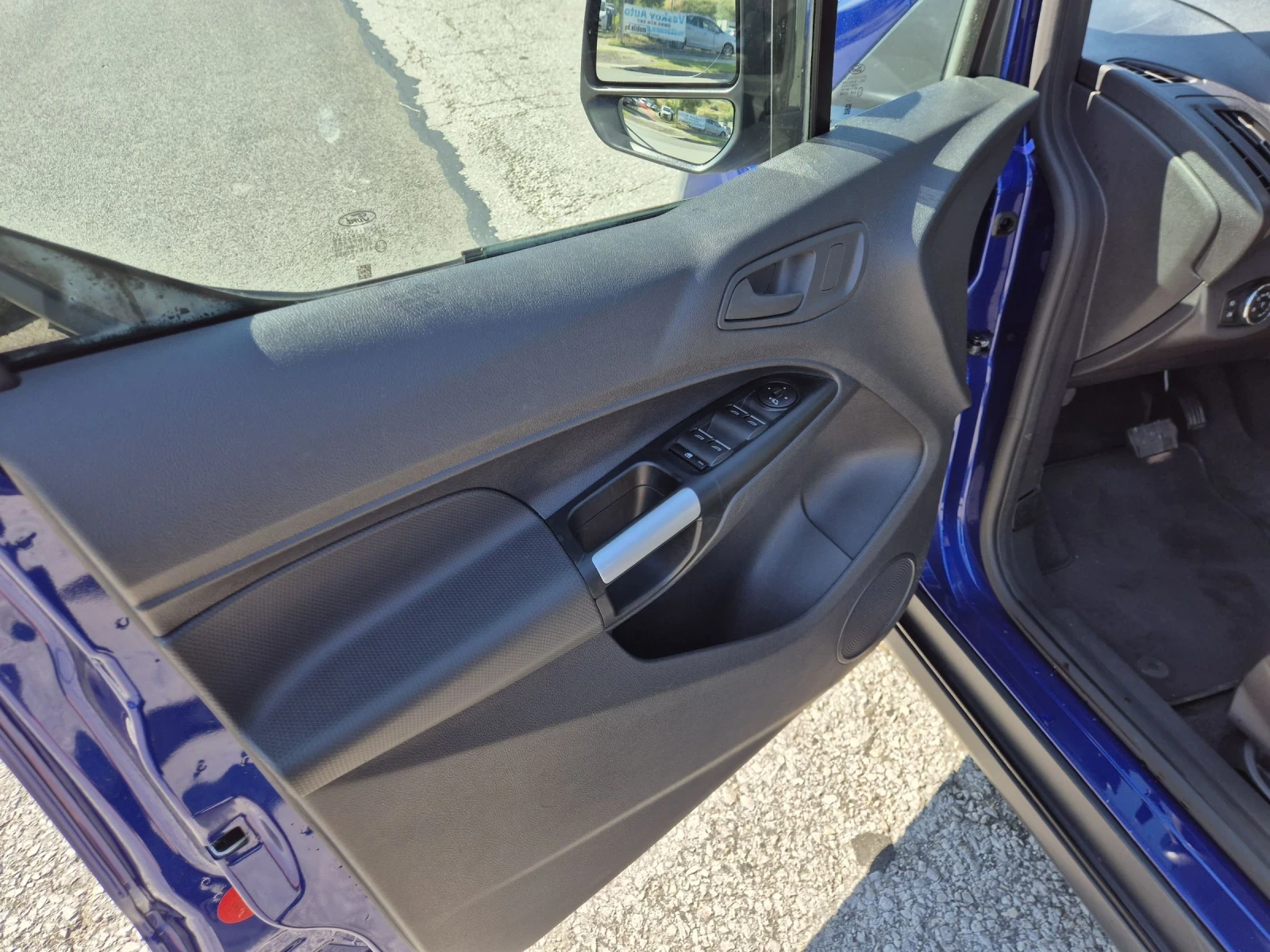 Ford Connect 1.5dci  7места, снимка 14 - Автомобили и джипове - 55102734