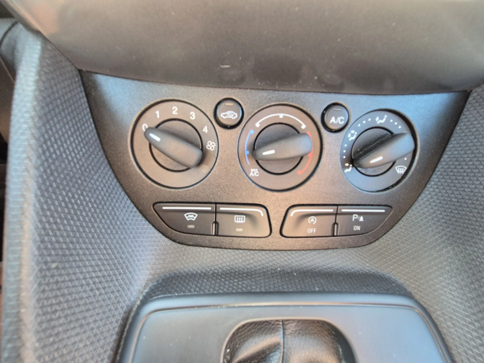 Ford Connect 1.5dci  7места, снимка 10 - Автомобили и джипове - 55102734