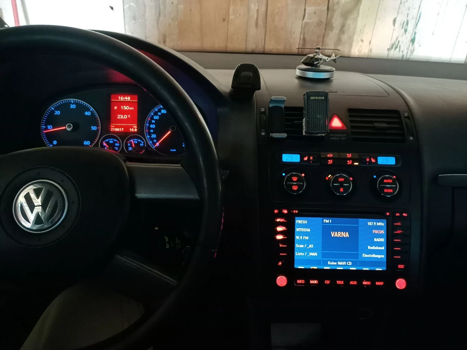 VW Touran, снимка 4 - Автомобили и джипове - 55197084