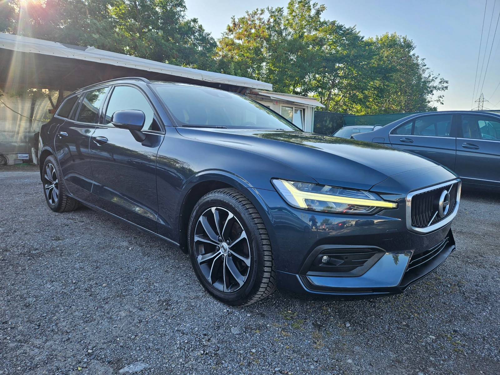 Volvo V60 2.0D3 ПЕРФЕКТНО, снимка 3 - Автомобили и джипове - 55485252