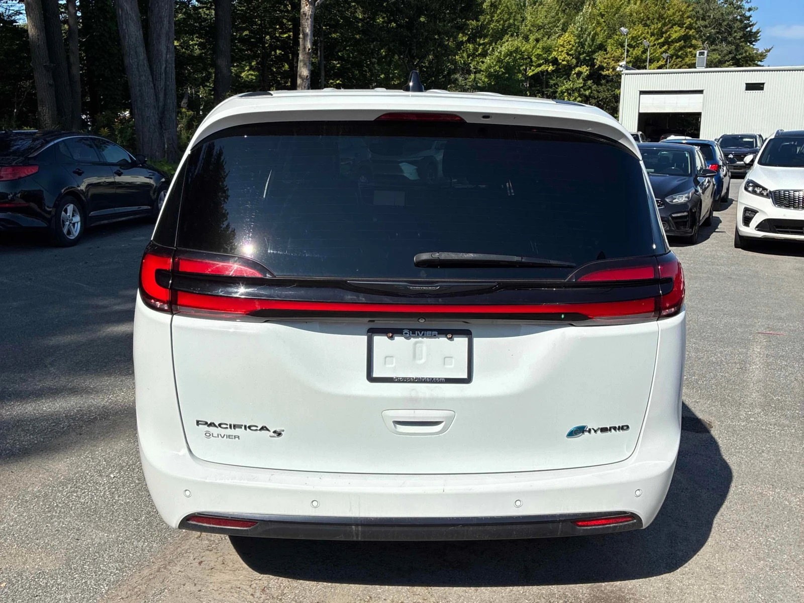 Chrysler Pacifica * Touring L * АВТОКРЕДИТ БЕЗ ПЪРВОНАЧАЛНА ВНОСКА* , снимка 4 - Автомобили и джипове - 55974286