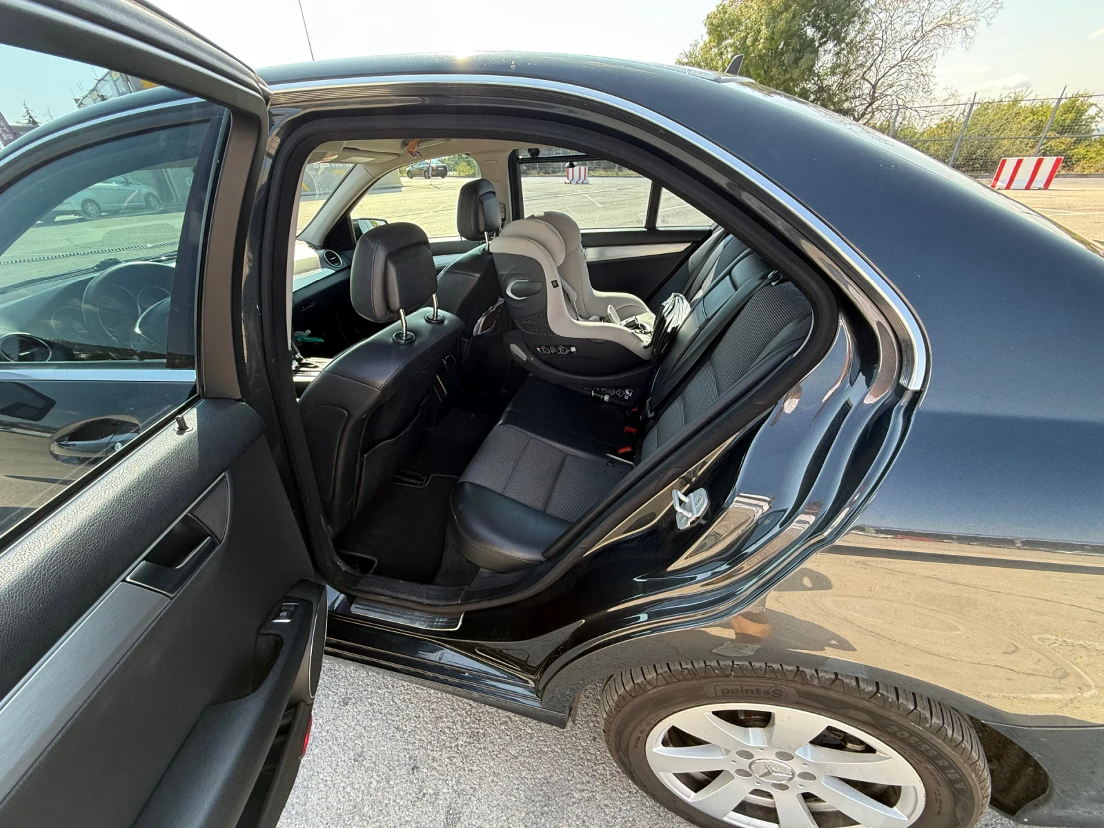 Mercedes-Benz C 220, снимка 5 - Автомобили и джипове - 56150105