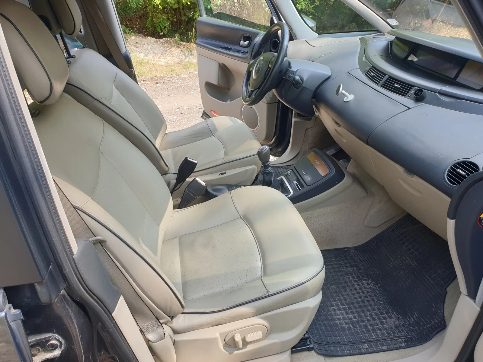 Renault Espace 2.0 DCI, снимка 11 - Автомобили и джипове - 56178120