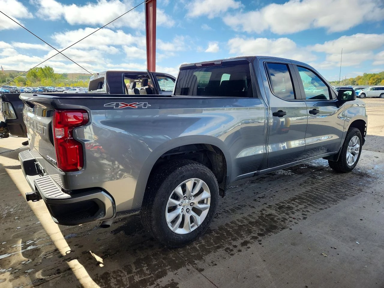 Chevrolet Silverado 2.7l K1500 Custom, снимка 3 - Автомобили и джипове - 56217307