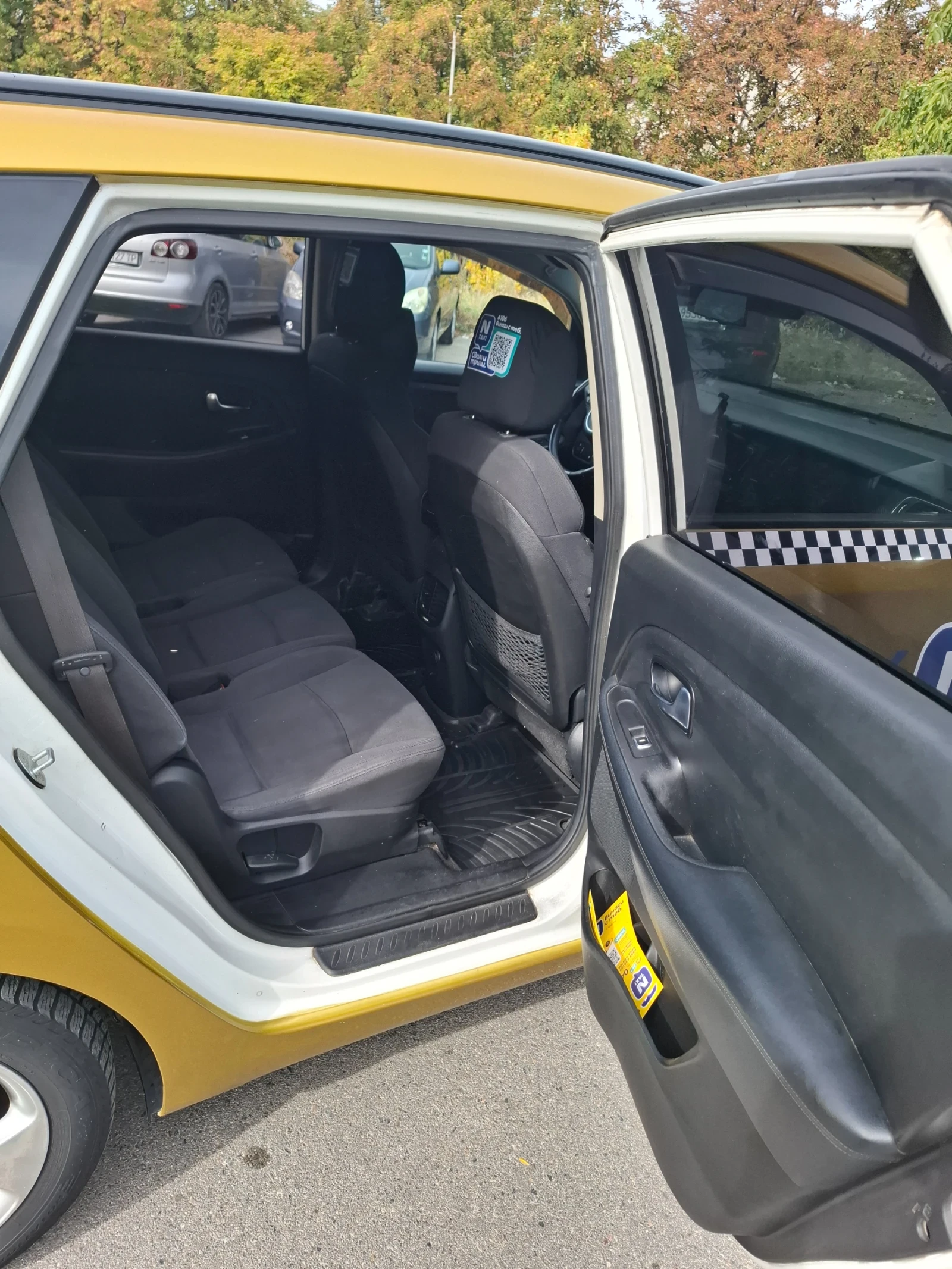 Kia Carens, снимка 3 - Автомобили и джипове - 56450999