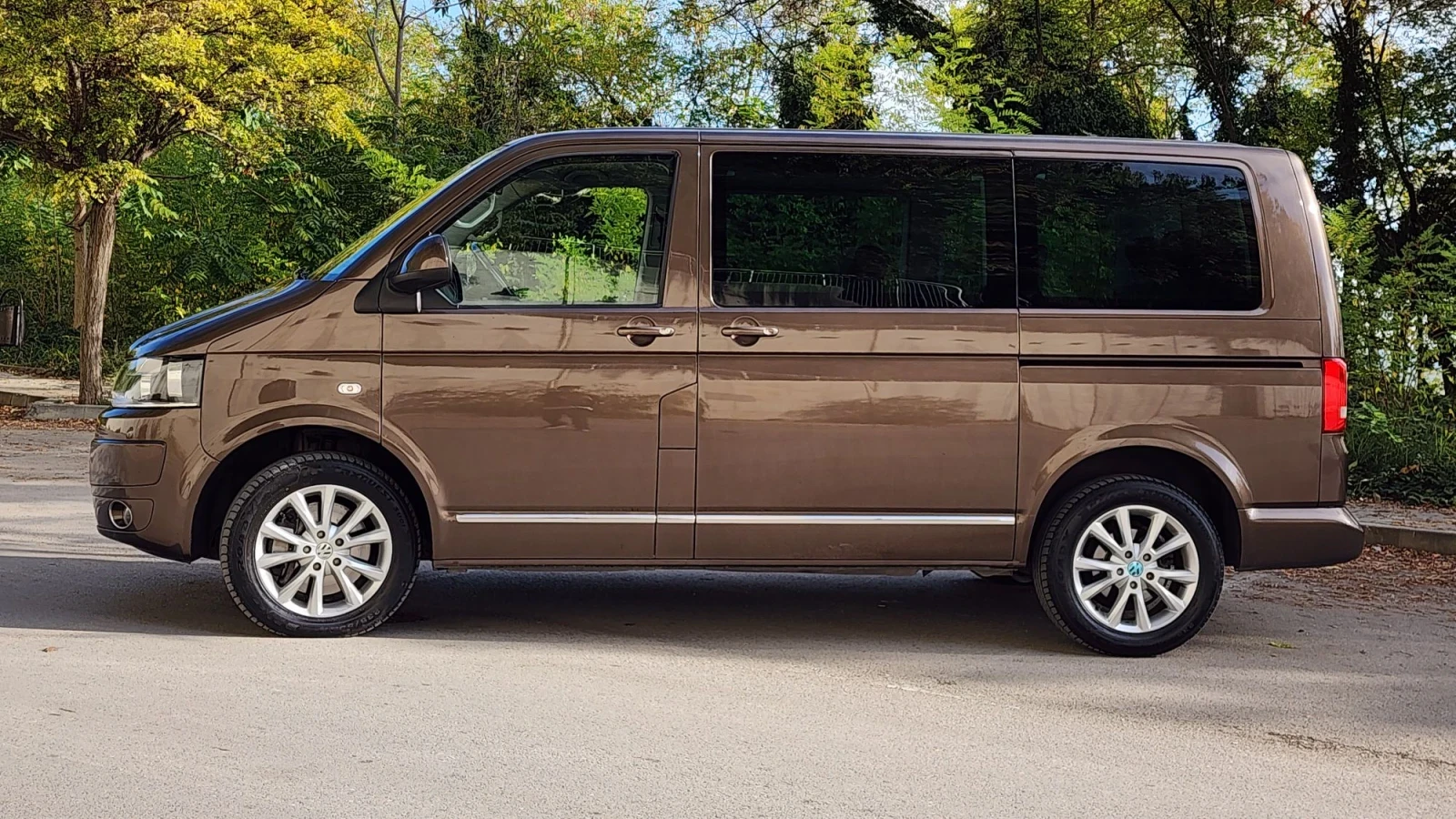 VW Multivan 2.0 TDI, снимка 6 - Автомобили и джипове - 56586848