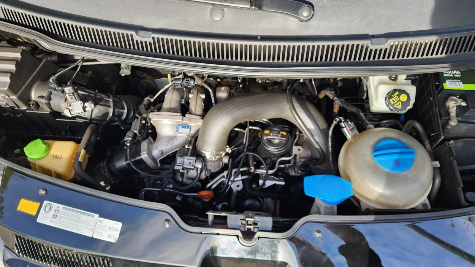 VW Multivan 2.0 TDI, снимка 15 - Автомобили и джипове - 56586848
