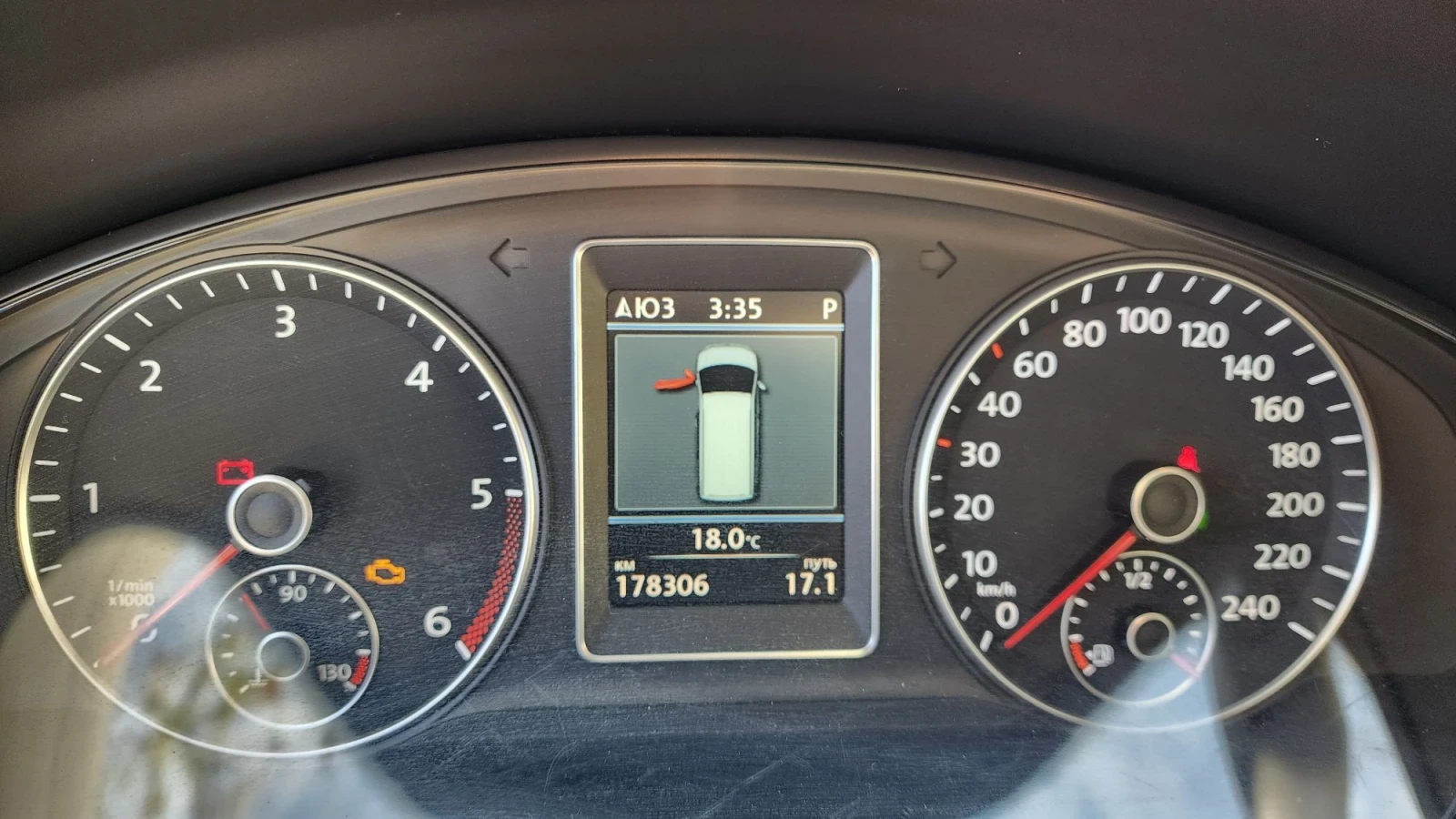 VW Multivan 2.0 TDI, снимка 11 - Автомобили и джипове - 56586848