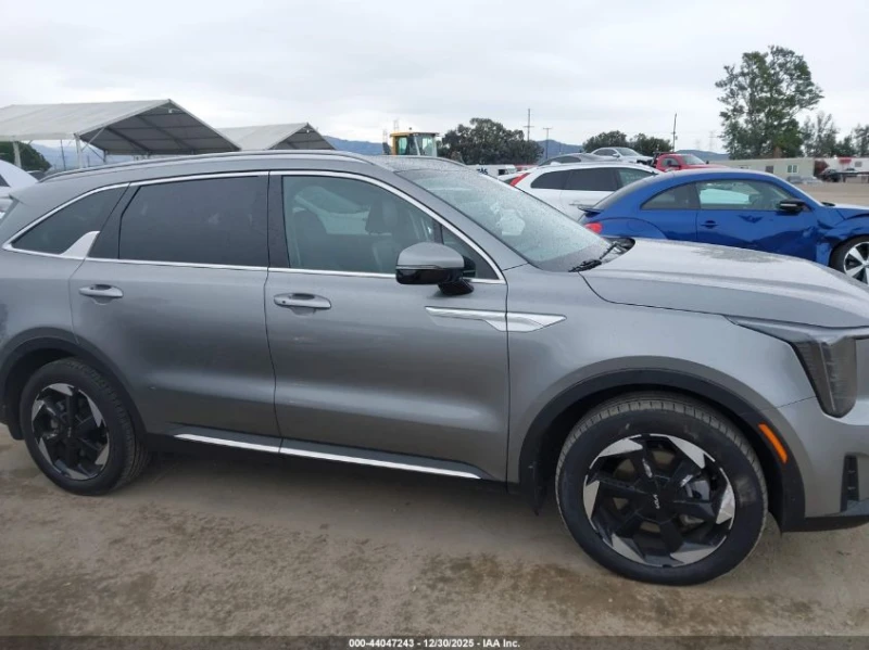 Kia Sorento 1.6l Hybrid Ex, снимка 13 - Автомобили и джипове - 53600414