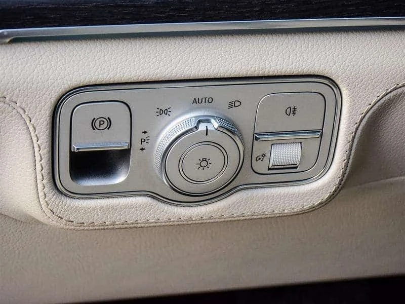 Mercedes-Benz GLE 350 * Дистроник * Burmester * Хед-ъп * , снимка 10 - Автомобили и джипове - 54043193