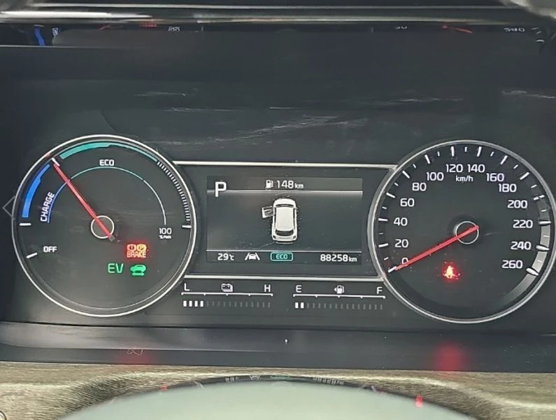 Kia Sorento HEV 1.6 2WD| DIST| КАМЕРА| ПОДГРЕВ| ОБДУХВАНЕ, снимка 6 - Автомобили и джипове - 55736730